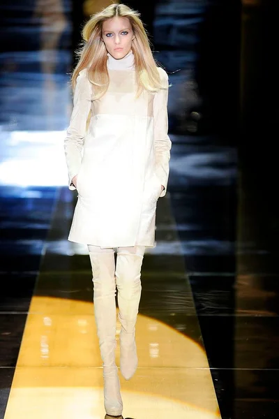 Look 2